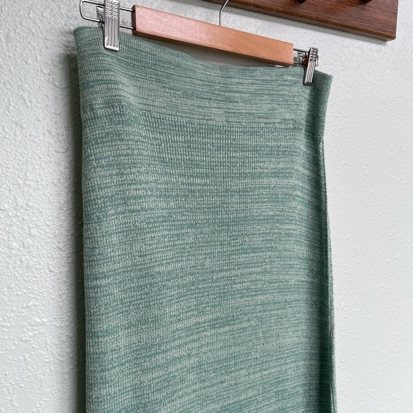 🍄SOLD🍄 NWT Free People fitted long green skirt size large - Picture 1 of 6